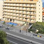 Checkin Catalonia מלון