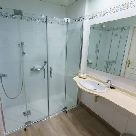 Checkin Catalonia Hotel 3*